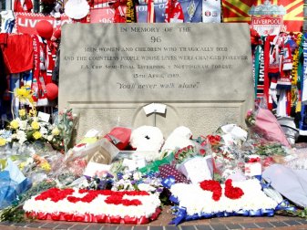 28 Jahre nach Hillsborough: Fünf Angeklagte vor Gericht 28 Jahre nach Hillsborough: Fünf Angeklagte vor Gericht