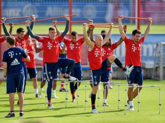 Arjen Robben(vorne rechts) zurück im Mannschaftstraining Arjen Robben(vorne rechts) zurück im Mannschaftstraining