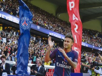 Paris-Profi Neymar will seinen Ex-Klub verklagen Paris-Profi Neymar will seinen Ex-Klub verklagen