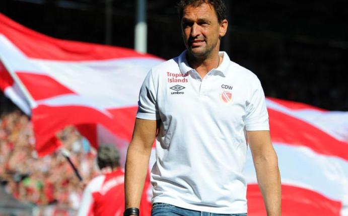 Sieht den Fußball durch den Ablöse-Wahnsinn gefährdet: Cottbus-Trainer Claus-Dieter Wollitz. Foto: Thomas Eisenhuth