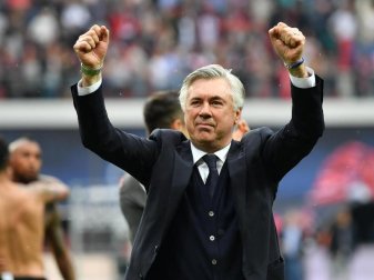 Trainer Carlo Ancelotti will mit dem FC Bayern München auch in Chemnitz jubeln. Foto: Hendrik Schmidt Trainer Carlo Ancelotti will mit dem FC Bayern München auch in Chemnitz jubeln. Foto: Hendrik Schmidt