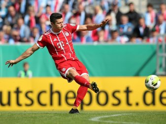 Lewandowski trifft per Freistoß zum 1:0 Lewandowski trifft per Freistoß zum 1:0