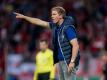 Hoffenheims Trainer Julian Nagelsmann versucht seinen Spielern Anweisungen zu geben. Foto: Thomas Eisenhuth