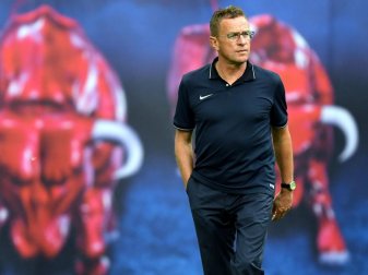 Sportdirektor Ralf Rangnick stellt klar, dass sich RB Leipzig an die Regeln des Financial Fair Play hält. Foto: Hendrik Schmidt Sportdirektor Ralf Rangnick stellt klar, dass sich RB Leipzig an die Regeln des Financial Fair Play hält. Foto: Hendrik Schmidt