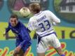 Vor 14 Jahren traf Hansa mit Stürmer Martin Max (l) im DFB-Pokal auf Hertha BSC um Abwehrspieler Marko Rehmer. Foto: Bernd Wüstneck