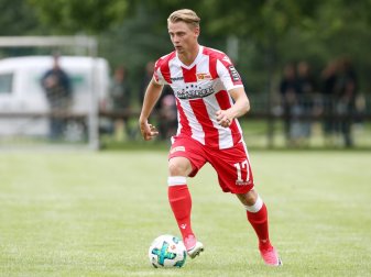 Simon Hedlund wurde in der Verlängerung zum Matchwinner Simon Hedlund wurde in der Verlängerung zum Matchwinner