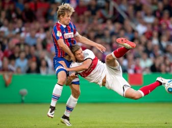 Der VfB Stuttgart konnte eine Pokal-Pleite in Cottbus gerade noch so verhindern. Foto: Thomas Eisenhuth Der VfB Stuttgart konnte eine Pokal-Pleite in Cottbus gerade noch so verhindern. Foto: Thomas Eisenhuth