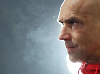 Erzgebirge Aue trennt sich von Trainer Thomas Letsch Erzgebirge Aue trennt sich von Trainer Thomas Letsch