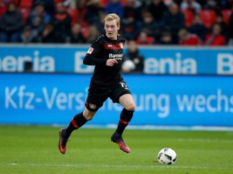 Kniverletzung: Julian Brandt muss das Training abbrechen Kniverletzung: Julian Brandt muss das Training abbrechen