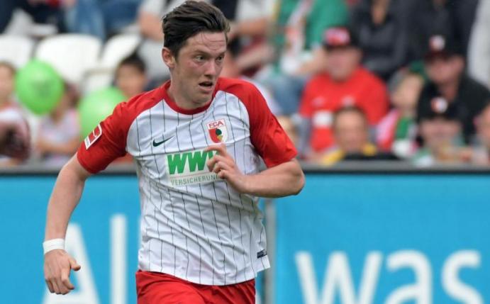 Augsburgs Michael Gregoritsch freut sich auf das Spiel gegen seinen alten Verein, den Hamburger SV. Foto: Stefan Puchner