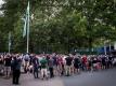 Zum Heimspiel-Auftakt von Hannover 96 müssen keine Fans draußen bleiben. Foto: Peter Steffen