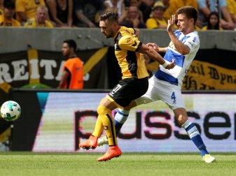 Pascal Testroet (l.) wurde erfolgreich am Knie operiert