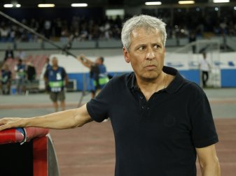 Lucien Favre verliert mit Nizza gegen Neapel Lucien Favre verliert mit Nizza gegen Neapel