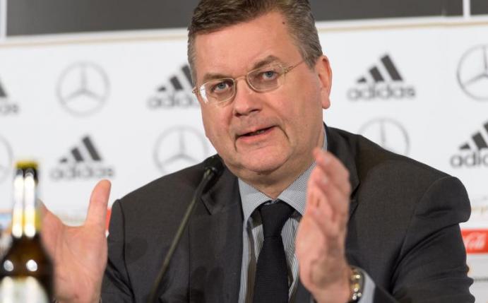 DFB-Präsident Reinhard Grindel kündigte Gespräche mit aktiven Fußball-Fans an. Foto: Guido Kirchner
