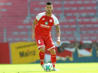 Danny Latza und Mainz 05 laufen nun mit Ärmelsponsor auf Danny Latza und Mainz 05 laufen nun mit Ärmelsponsor auf