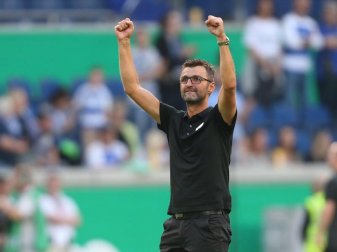 Nürnbergs Trainer Michael Köllner kann mit dem Saisonstart seiner Mannschaft mehr als zufrieden sein. Foto: Ina Fassbender Nürnbergs Trainer Michael Köllner kann mit dem Saisonstart seiner Mannschaft mehr als zufrieden sein. Foto: Ina Fassbender