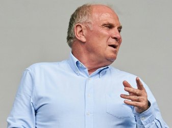 Uli Hoeneß kritisiert das Verhalten von Ousmane Dembélé Uli Hoeneß kritisiert das Verhalten von Ousmane Dembélé