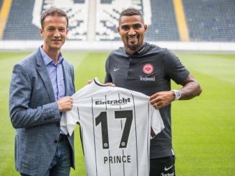 Kevin-Prince Boateng (r.) ist für den Bundesliga-Auftakt in Freiburg spielberechtigt. Foto: Frank Rumpenhorst Kevin-Prince Boateng (r.) ist für den Bundesliga-Auftakt in Freiburg spielberechtigt. Foto: Frank Rumpenhorst