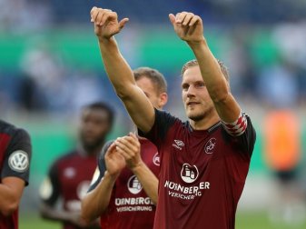 90. Minute - Hanno Behrens rettet Nürnberg einen Punkt 90. Minute - Hanno Behrens rettet Nürnberg einen Punkt
