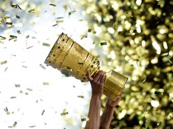 Das Objekt der Begierde: Der DFB-Pokal. Foto: Maurizio Gambarini Das Objekt der Begierde: Der DFB-Pokal. Foto: Maurizio Gambarini