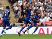 Marcos Alonso (M) führte Chelsea mit seinen beiden Treffern zum Sieg im London-Derby bei Tottenham. Foto: Steven Paston