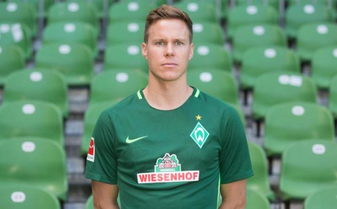 Niklas Moisander hatte sich im Juli bei einem Testspiel gegen Ajax Amsterdam verletzt. Foto: Jörg Sarbach