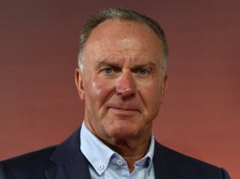 Rummenigge ist für einen früheren Transferschluss Rummenigge ist für einen früheren Transferschluss