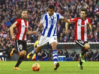 Der brasilianische Stürmer Jonathas (M) wechselt für neun Millionen Euro von Rubin Kasan zu Hannover 96. Foto: Miguel Tona