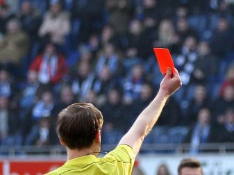 Zwei Spiele Sperre: Björn Jopek sah gegen Rostock Rot Zwei Spiele Sperre: Björn Jopek sah gegen Rostock Rot