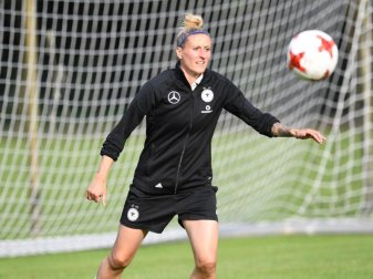 Anja Mittag beendet nach 158 Spielen ihre erfolgreiche Nationalmannschafts-Karriere. Foto: Carmen Jaspersen Anja Mittag beendet nach 158 Spielen ihre erfolgreiche Nationalmannschafts-Karriere. Foto: Carmen Jaspersen