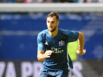 Mergim Mavraj absolvierte das öffentliche Training mit dem HSV. Foto: Daniel Reinhardt