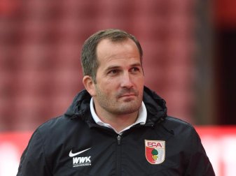 Zweifel am FC Augsburg will Trainer Manuel Baum nach dem Fehlstart in die Saison gar nicht erst aufkommen lassen. Foto: Simon Galloway Zweifel am FC Augsburg will Trainer Manuel Baum nach dem Fehlstart in die Saison gar nicht erst aufkommen lassen. Foto: Simon Galloway