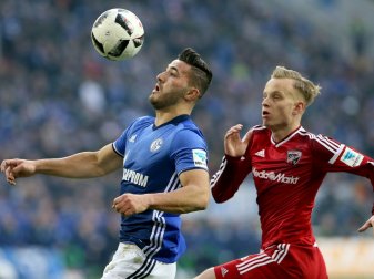 Hadergjonaj (rechts) wechselt in die englische Liga Hadergjonaj (rechts) wechselt in die englische Liga