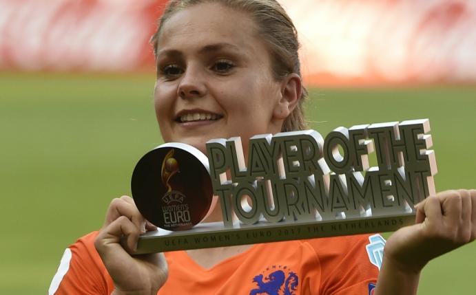 Martens ist Europameisterin und Fußballerin des Jahres
