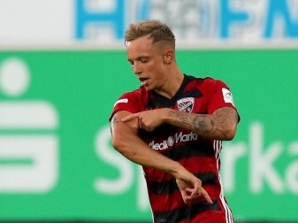Der Ingolstädter Sonny Kittel jubelt über seinen Treffer zum 1:0-Sieg gegen Fürth. Foto: Daniel Karmann