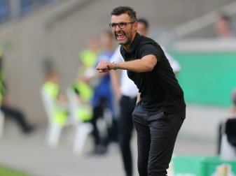 Club-Coach Köllner muss die erste Niederlage einstecken
