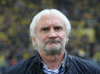 Bayer-Sportchef Völler kritisiert den Video-Assistenten Bayer-Sportchef Völler kritisiert den Video-Assistenten