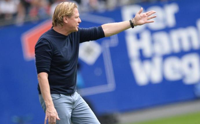 Gibt trotz zweier Siege den Mahner: HSV-Trainer Markus Gisdol. Foto: Daniel Bockwoldt