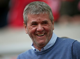 Düsseldorf dreht das Spiel und gewinnt spät mit 2:1 Düsseldorf dreht das Spiel und gewinnt spät mit 2:1