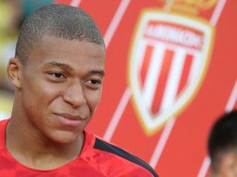 Kylian Mbappé spielt in der neuen Saison bei Paris Kylian Mbappé spielt in der neuen Saison bei Paris
