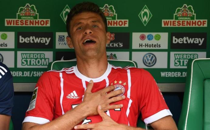 Thomas Müller verbrachte fast 70 Minuten beim Spiel gegen Werder auf der Bank. Foto: Carmen Jaspersen