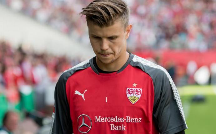 Mitchell Langerak ist beim VfB nur noch Ersatztorwart. Foto: Thomas Eisenhuth
