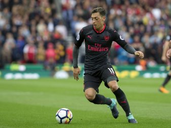 Spielt Mesut Özil zukünftig in Barcelona? Spielt Mesut Özil zukünftig in Barcelona?