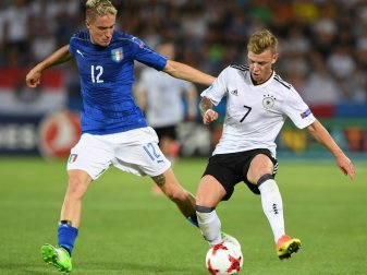 Max Meyer (rechts) will nächstes Jahr Schalke verlassen Max Meyer (rechts) will nächstes Jahr Schalke verlassen