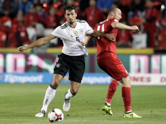 Mats Hummels überzeugte gegen Tschechien als Abwehrchef und Torschütze. Foto: Petr David Josek Mats Hummels überzeugte gegen Tschechien als Abwehrchef und Torschütze. Foto: Petr David Josek