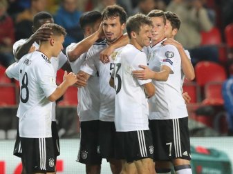 Im Falle der WM-Qualifikation können sich die deutschen Spieler über satte Erfolgsprämien freuen. Foto: Jan Woitas Im Falle der WM-Qualifikation können sich die deutschen Spieler über satte Erfolgsprämien freuen. Foto: Jan Woitas
