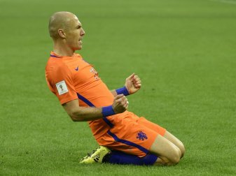 Arjen Robben trifft beim Sieg der Niederlande Arjen Robben trifft beim Sieg der Niederlande
