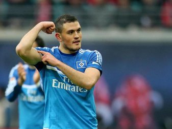 Stand wegen seiner Schwalbe im Spiel gegen Köln in der Kritik: HSV-Profi Kyriakos Papadopoulos. Foto: Jan Woitas Stand wegen seiner Schwalbe im Spiel gegen Köln in der Kritik: HSV-Profi Kyriakos Papadopoulos. Foto: Jan Woitas