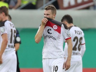 Fehlt dem FC St. Pauli längere Zeit: Mittelfeldspieler Christopher Buchtmann. Foto: Friso Gentsch. Fehlt dem FC St. Pauli längere Zeit: Mittelfeldspieler Christopher Buchtmann. Foto: Friso Gentsch.