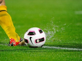 Heftiger Regen sorgt in Genua für die Spielabsage Heftiger Regen sorgt in Genua für die Spielabsage